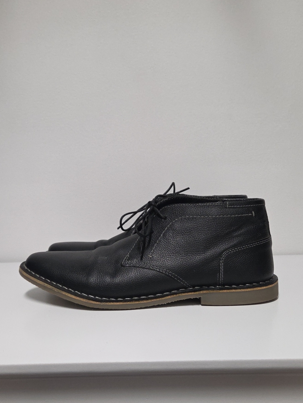 Classic Black Leather Men's Chukka Boots